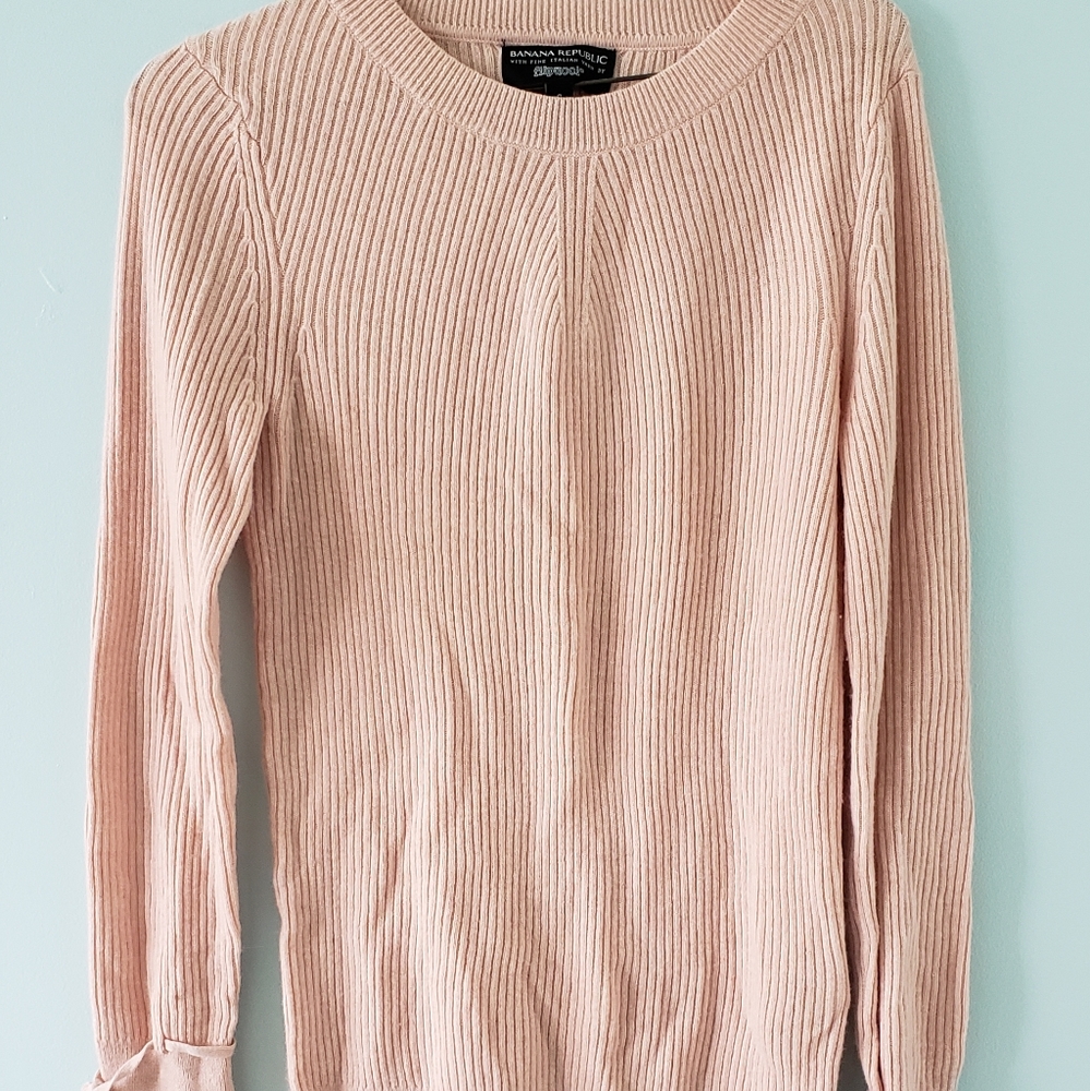 Peach colored Banana Republic sweater